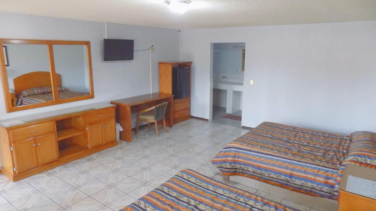 Hotel Del Camino Cuauhtémoc Kültér fotó