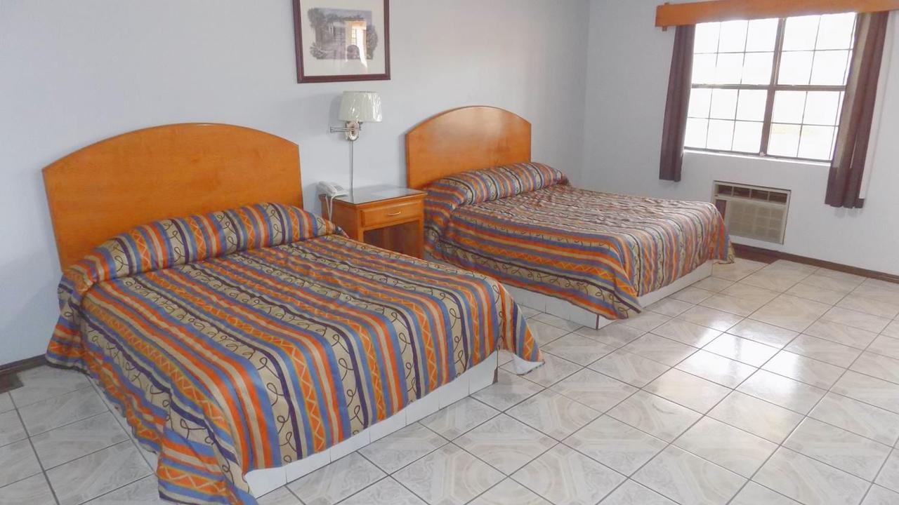 Hotel Del Camino Cuauhtémoc Kültér fotó