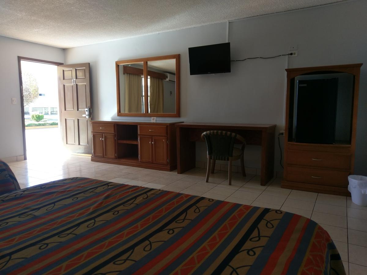 Hotel Del Camino Cuauhtémoc Kültér fotó