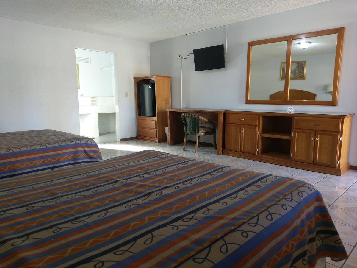 Hotel Del Camino Cuauhtémoc Kültér fotó