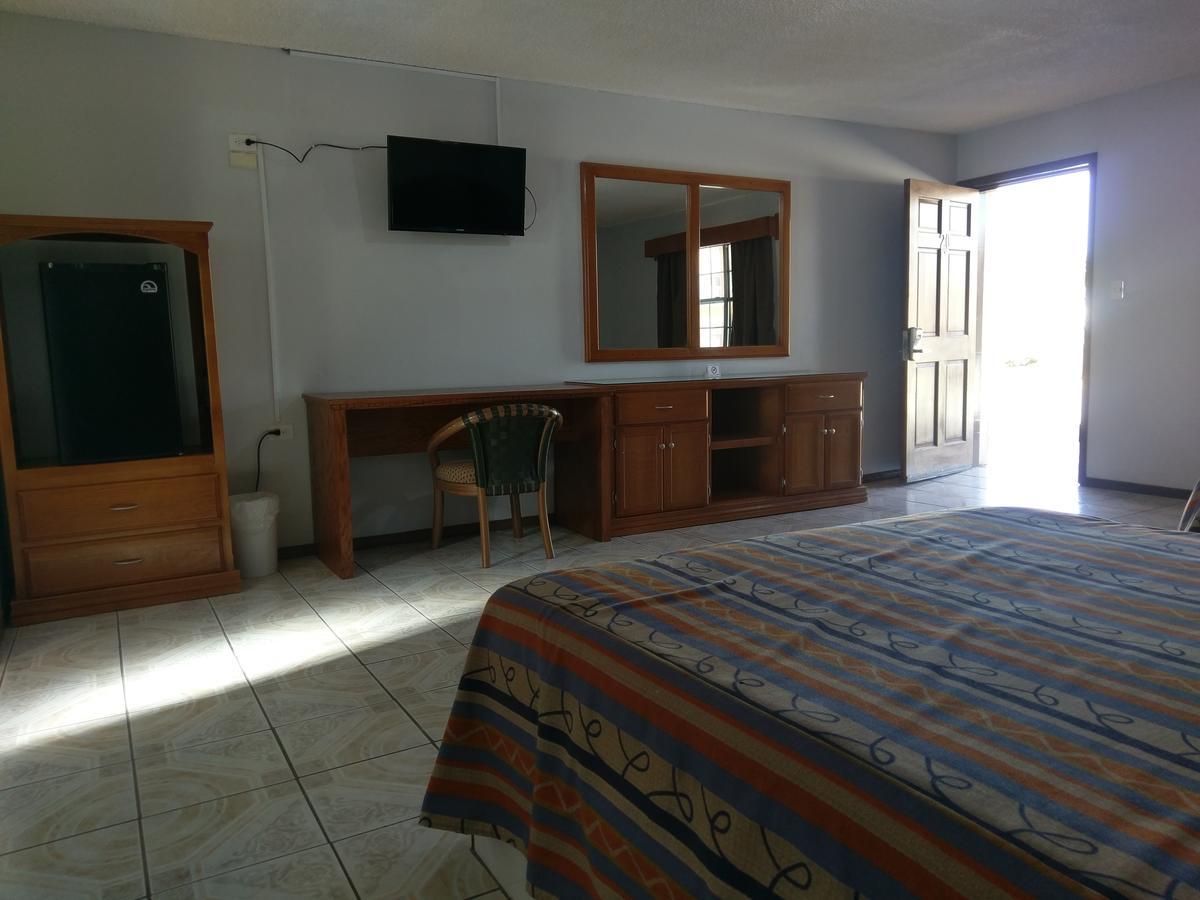 Hotel Del Camino Cuauhtémoc Kültér fotó