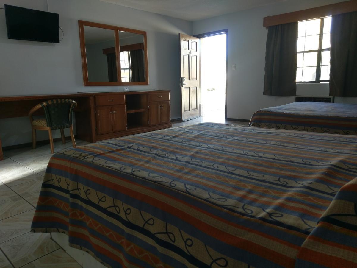Hotel Del Camino Cuauhtémoc Kültér fotó